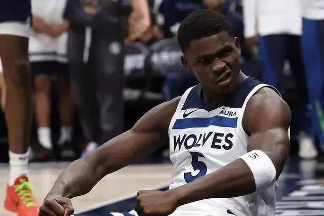 美媒探讨：当前NBA各领域最杰出球员是谁？